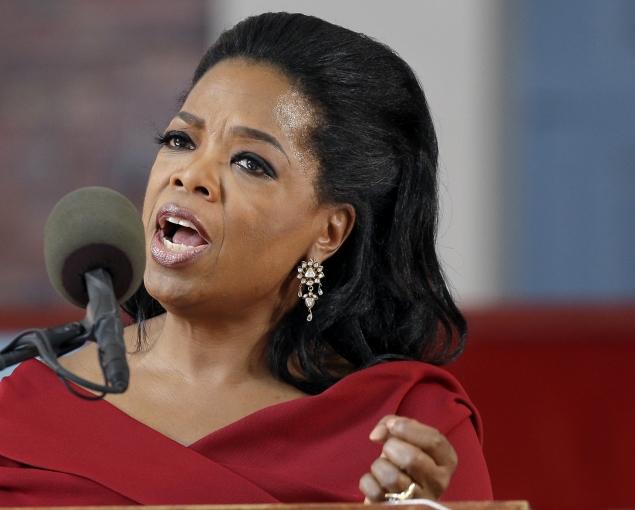 Racist shop clerk denies Oprah to even look at the handbag- ” too expensive for her”