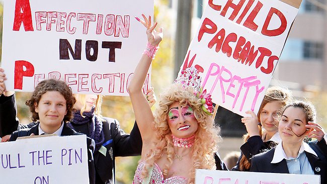 413682-child-pageant-protest
